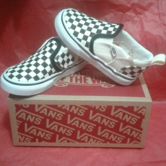 Vans Other - Vans Asher Slip ons Checkered black and cream